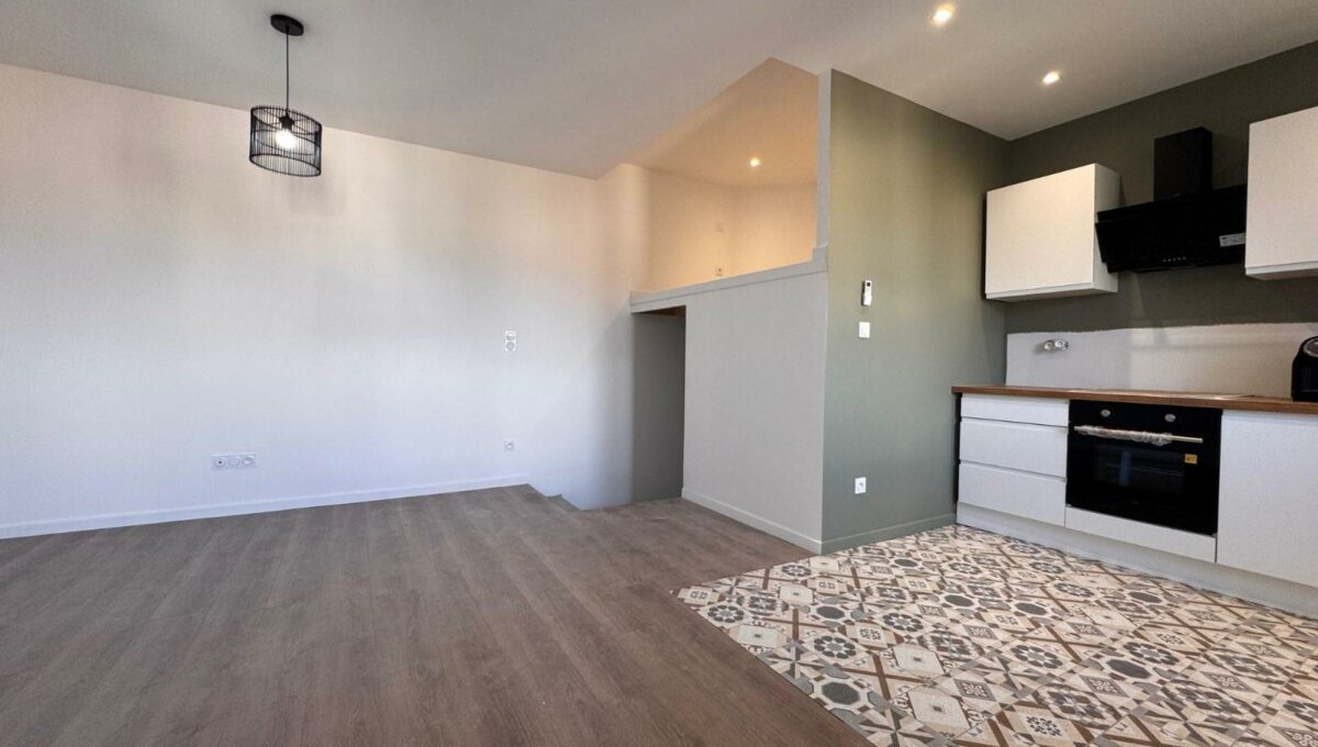 5-1800391460116278573