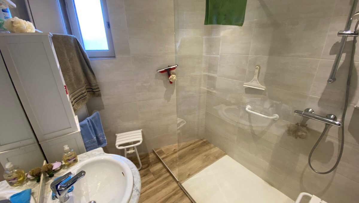 IMG_8003-15489130284140613231