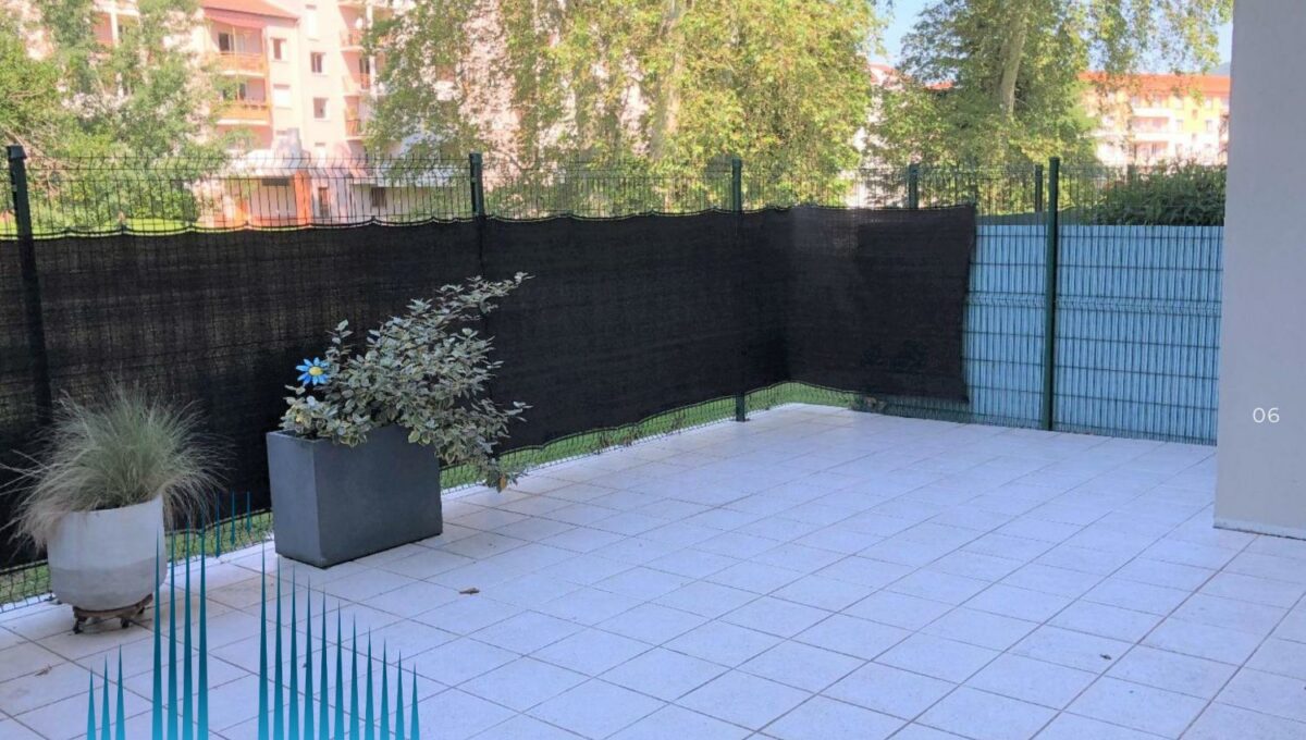 01_94-2089357275057402415