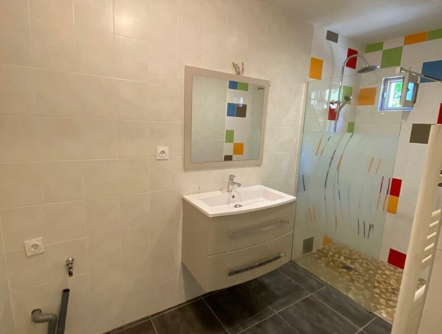 90-IMG_5997-5607643526571774830