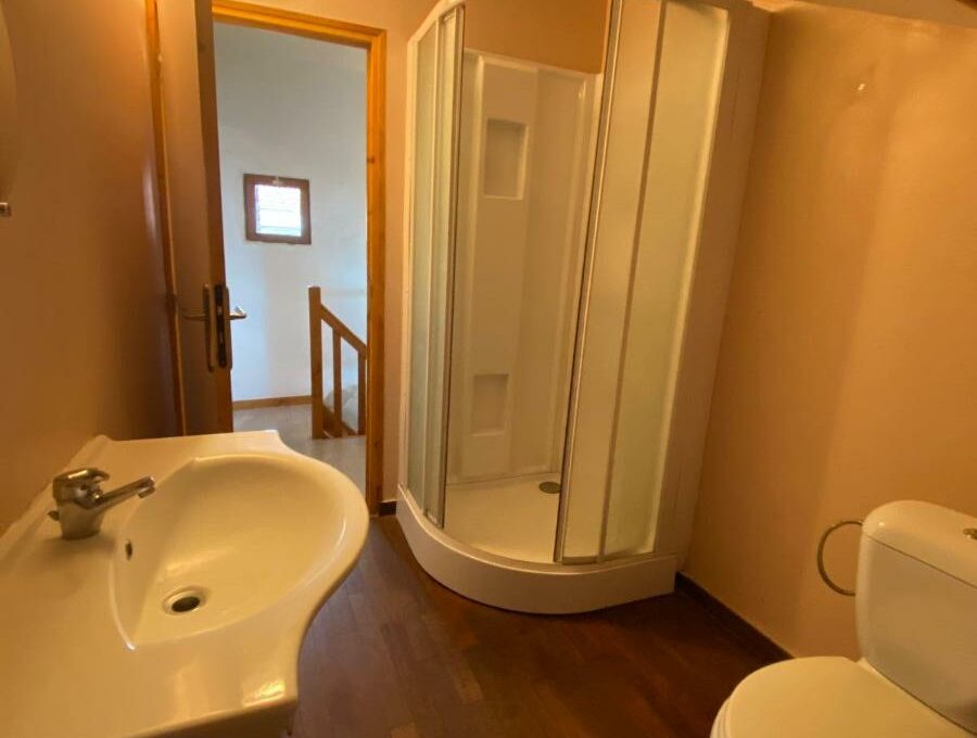 90-IMG_8289-4395354470352045046