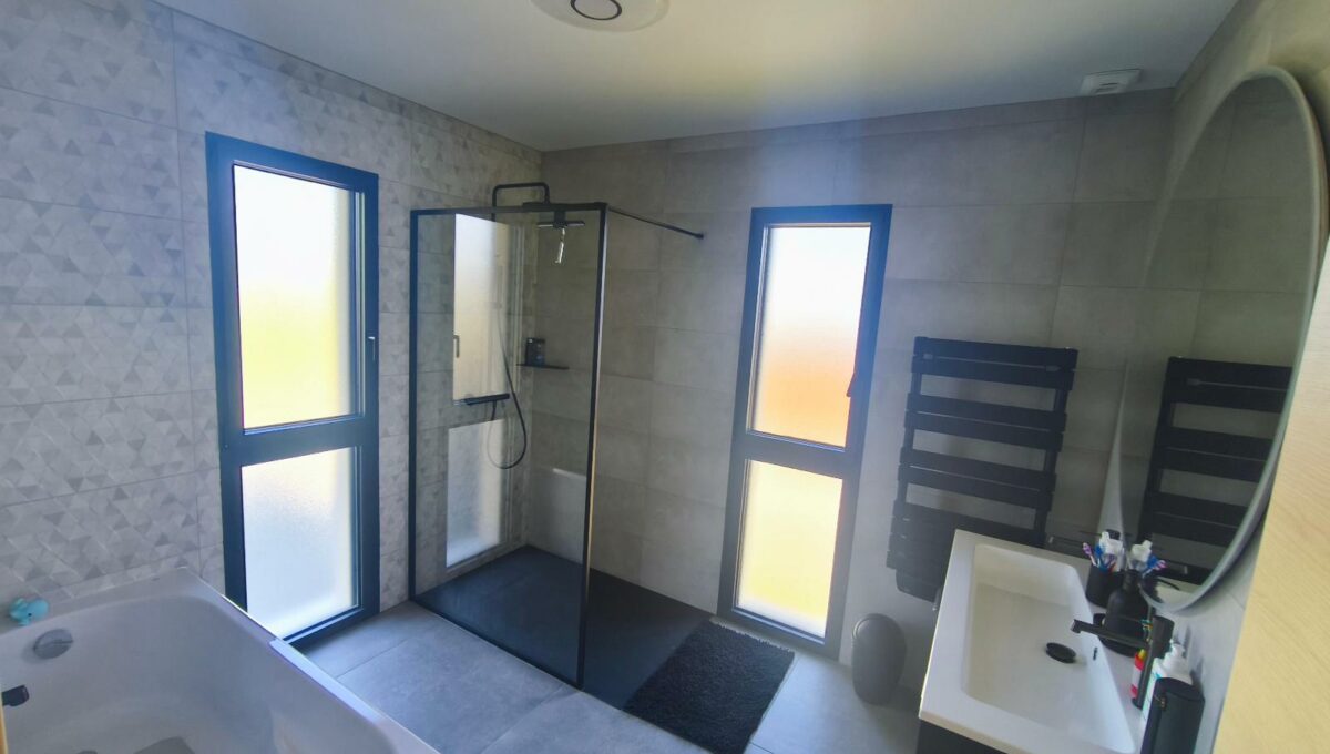 IMG_20251122_120559-15183826831277848679