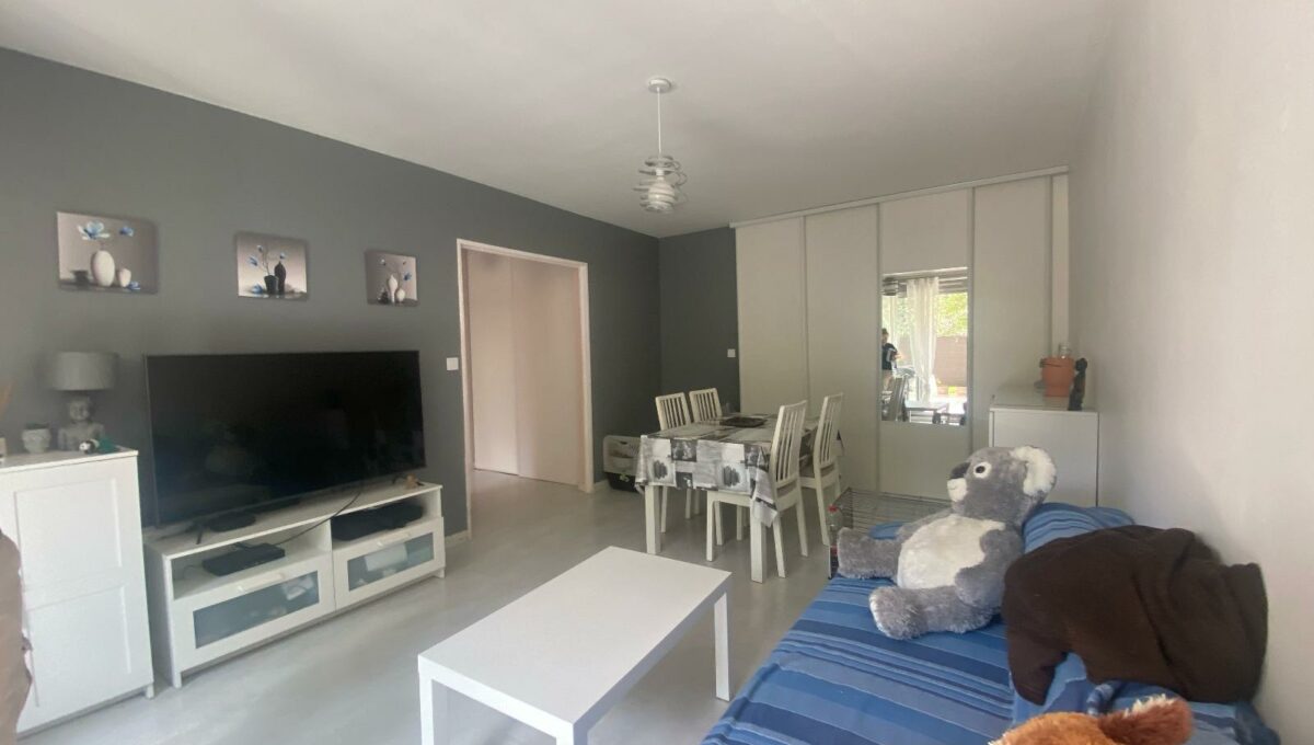 image2-11677893081020483000