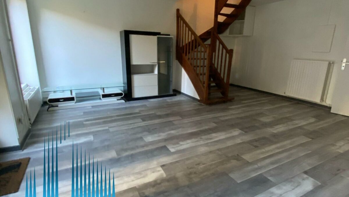 01_173-64141933275292097