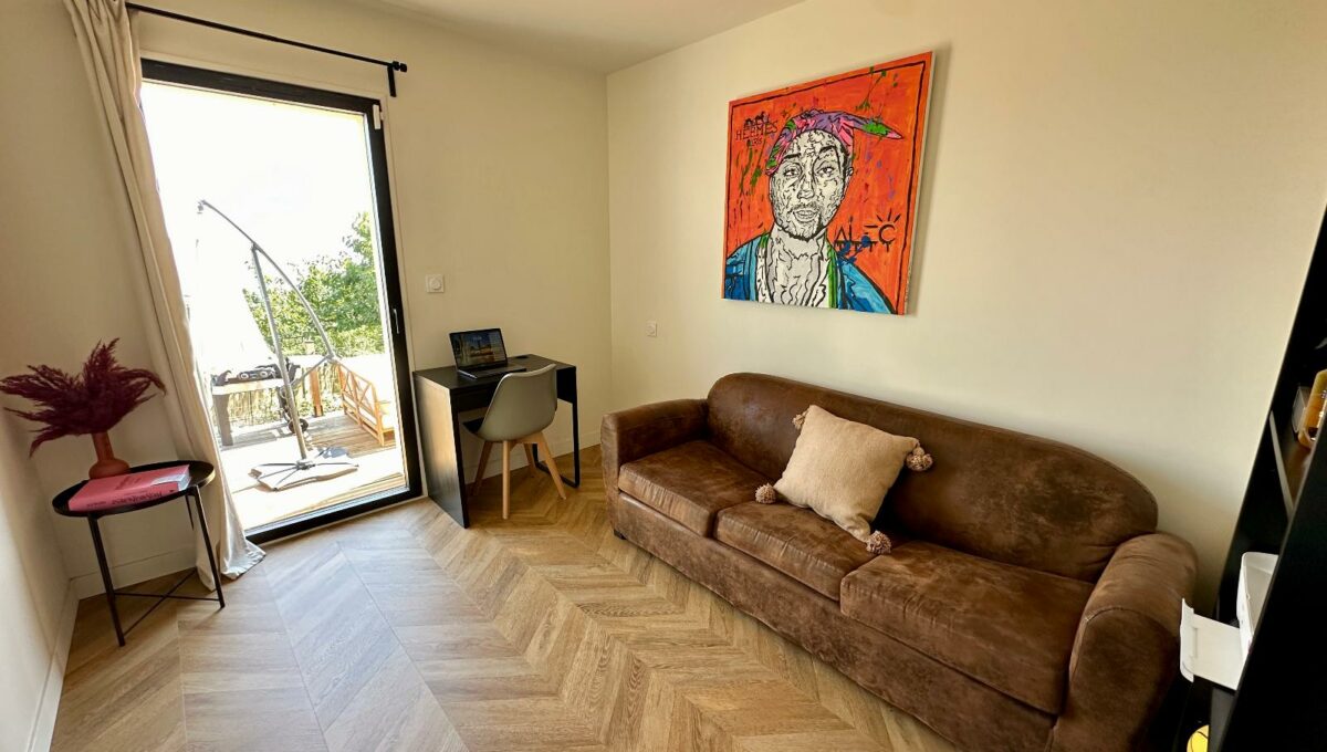 IMG_0883-10297548352136897018