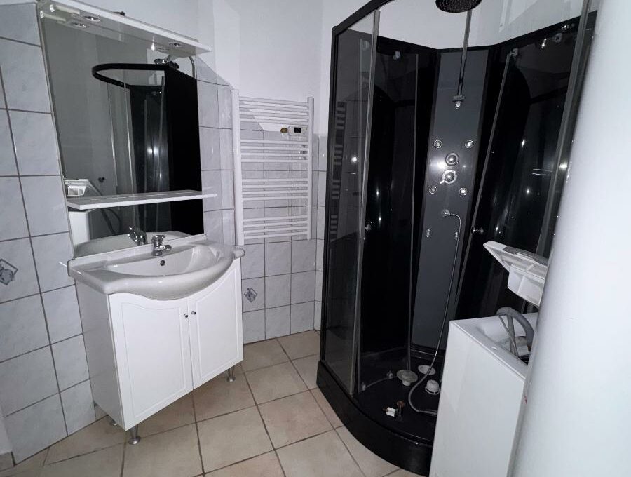 90-IMG_5087-18295576365301344298