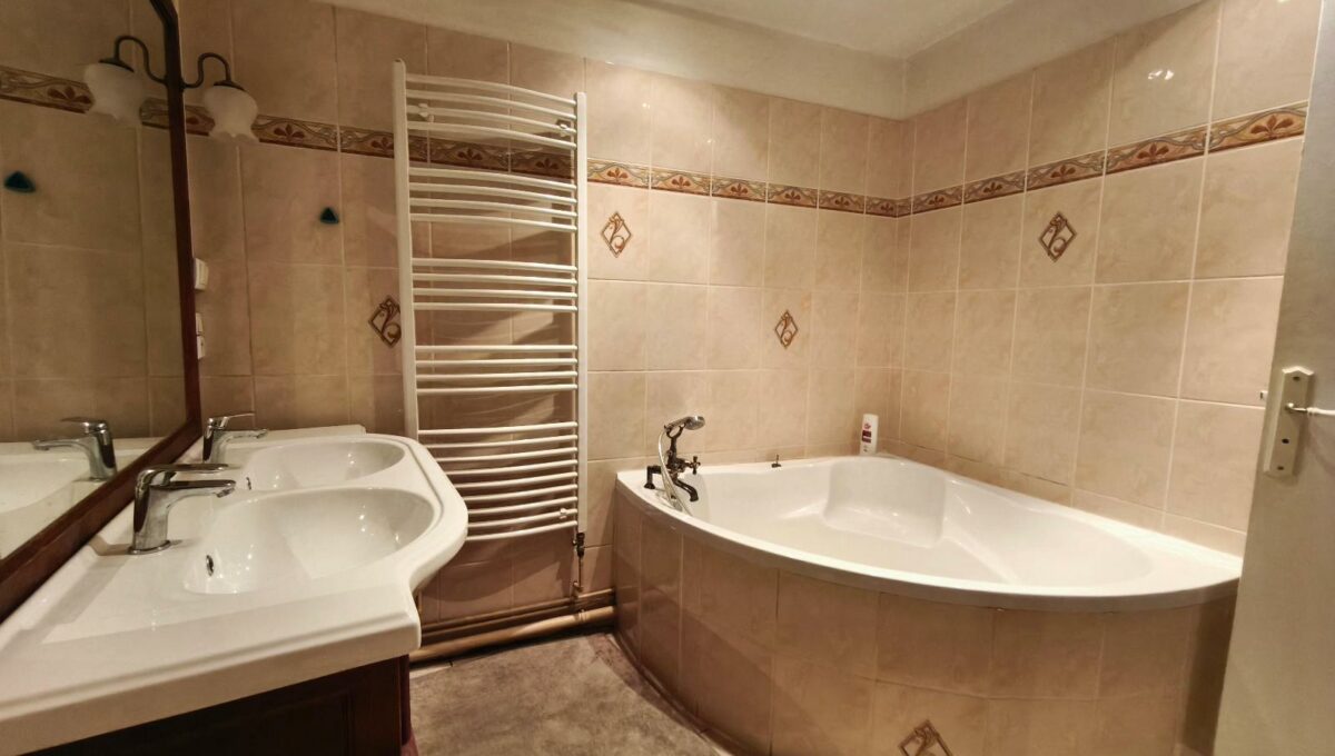 IMG_20250909_123832-16225383124708453368