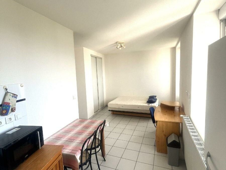 LA2422_6_original-8623449265758280346