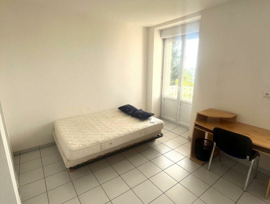 LA2422_9_original-18310660306250009521