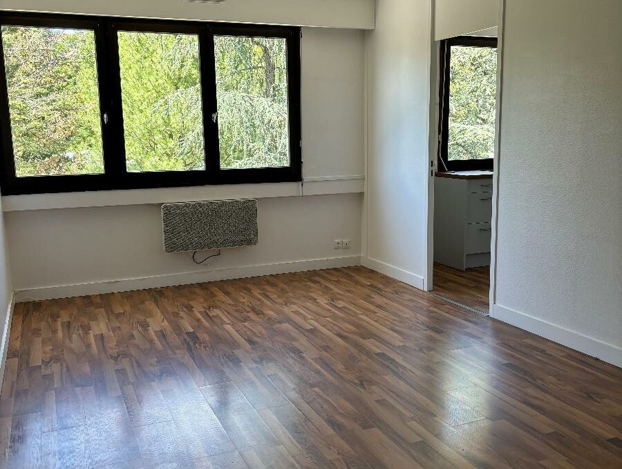 4-3330242813459291368