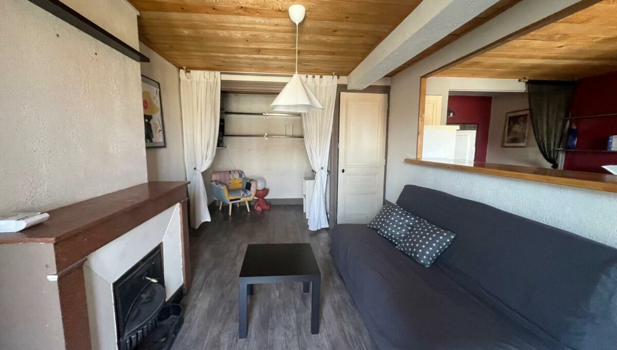 6-15336711322655447454