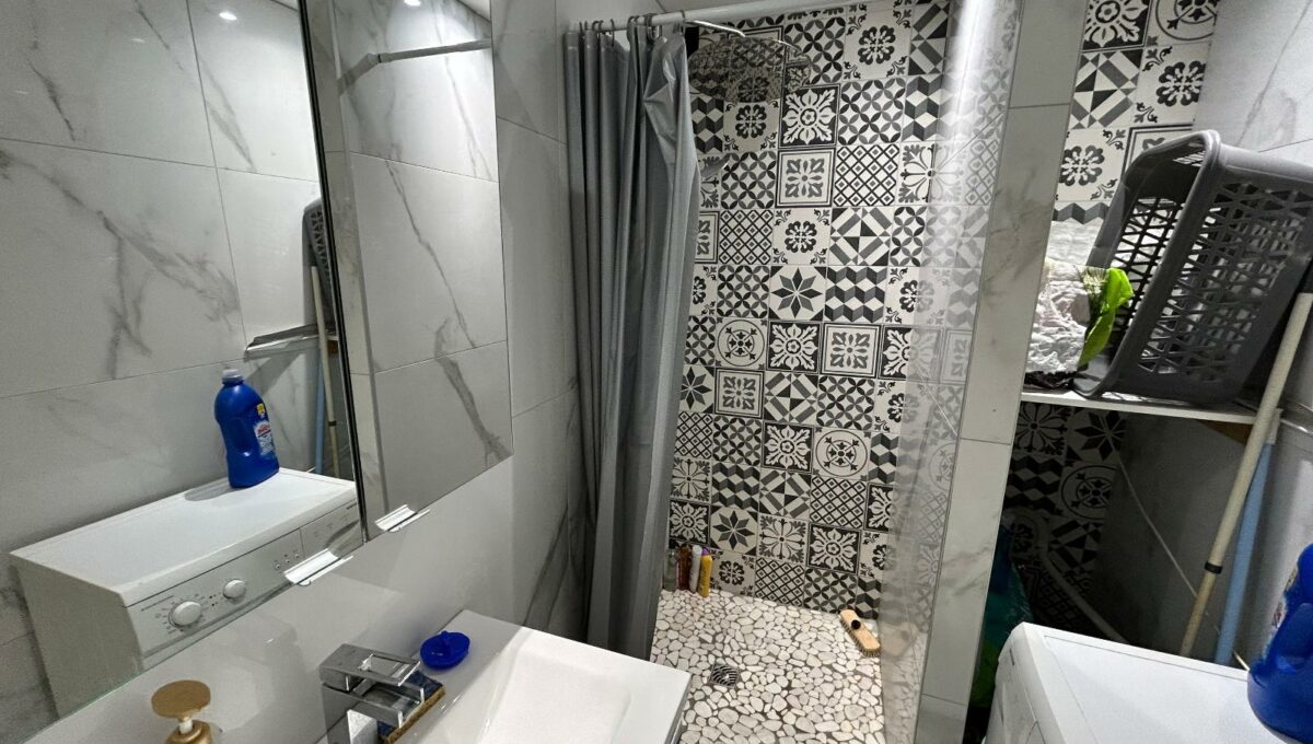 IMG_2003-11834749146432957876