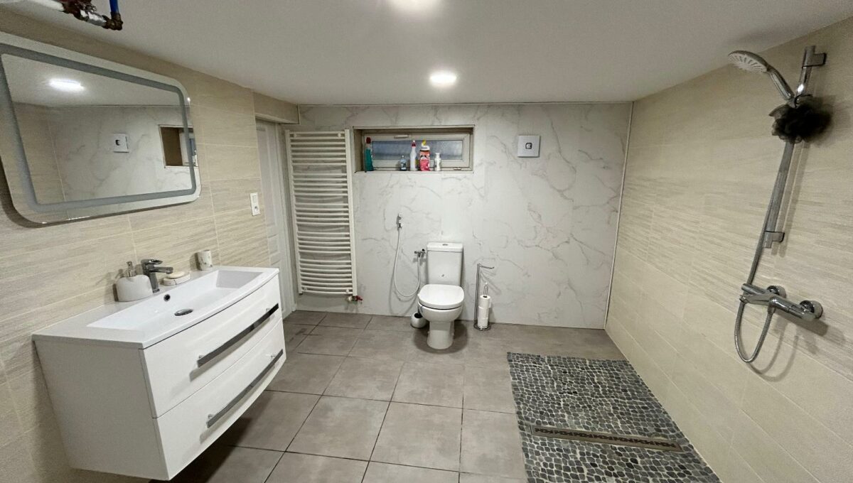 IMG_3763-17920975013440143026