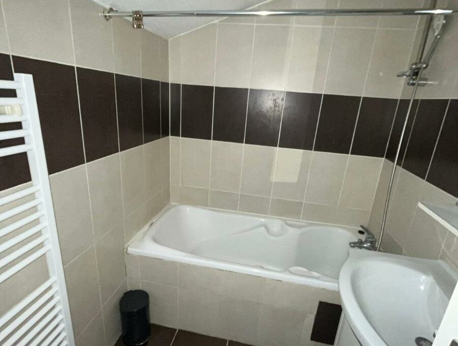 90-IMG_1325-8761294701493129270