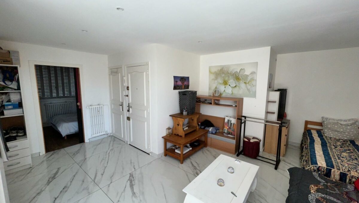 IMG_2002-8727846450792878957