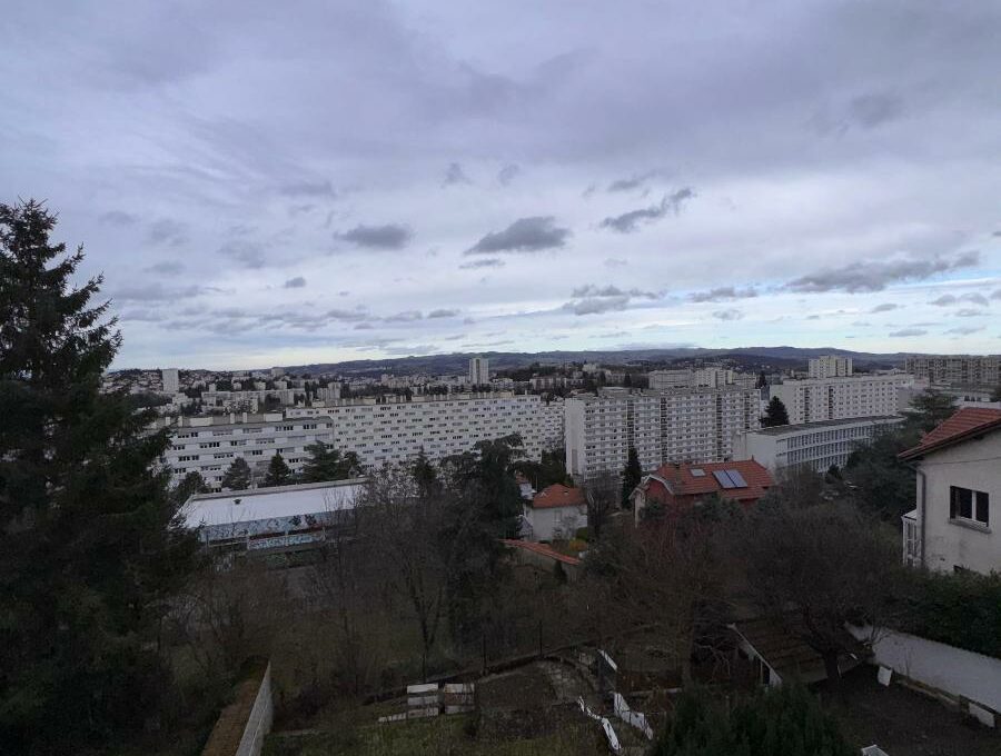 Appartement 2 pièces 48 m² · à Saint-Étienne · 48 m² · 270 €/mois